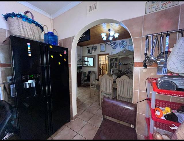 4 BEDROOM HOUSE FOR SALE IN GRANTHAM PARK